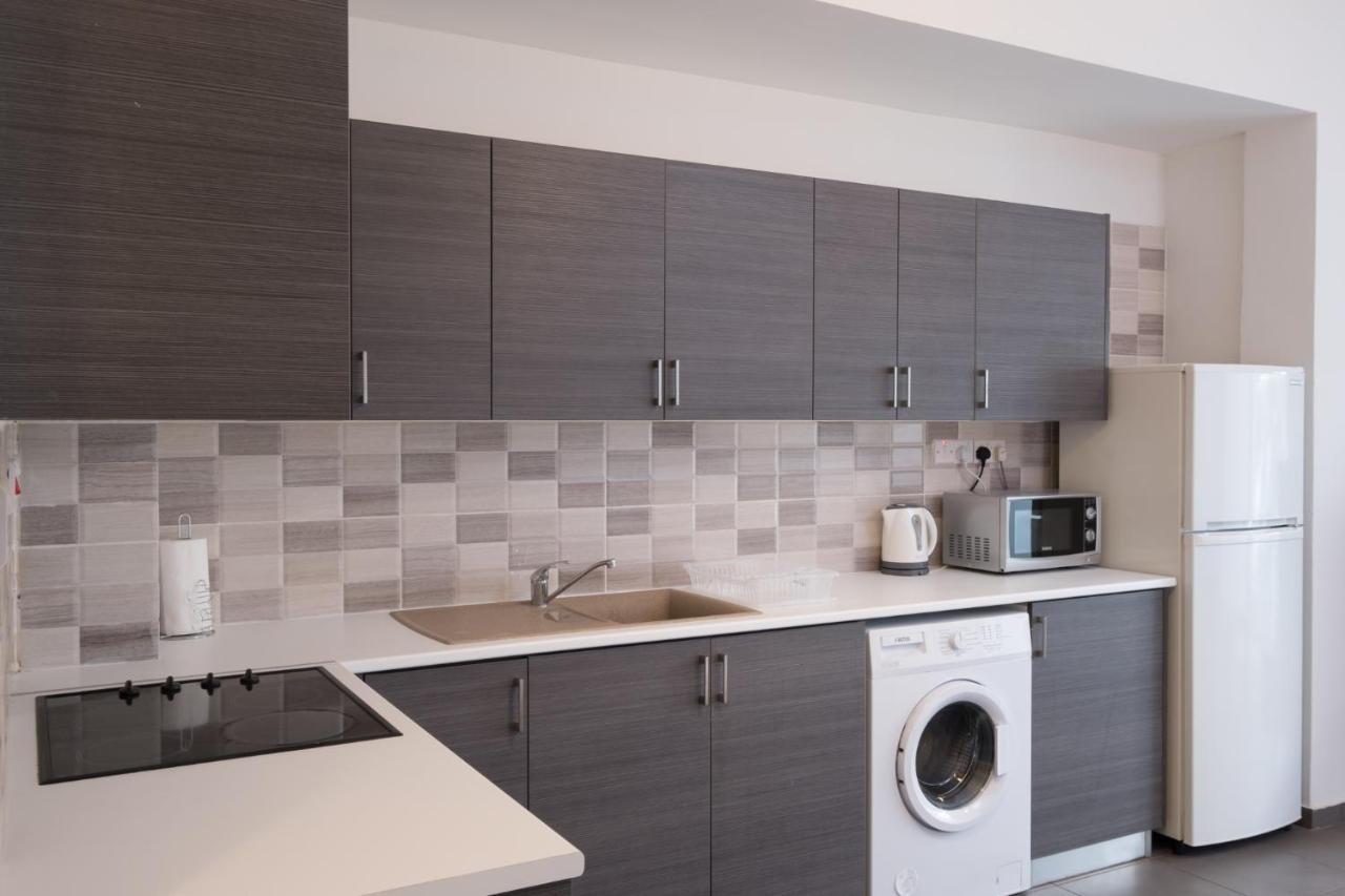 Spacious Studio Downtown Ларнака Экстерьер фото
