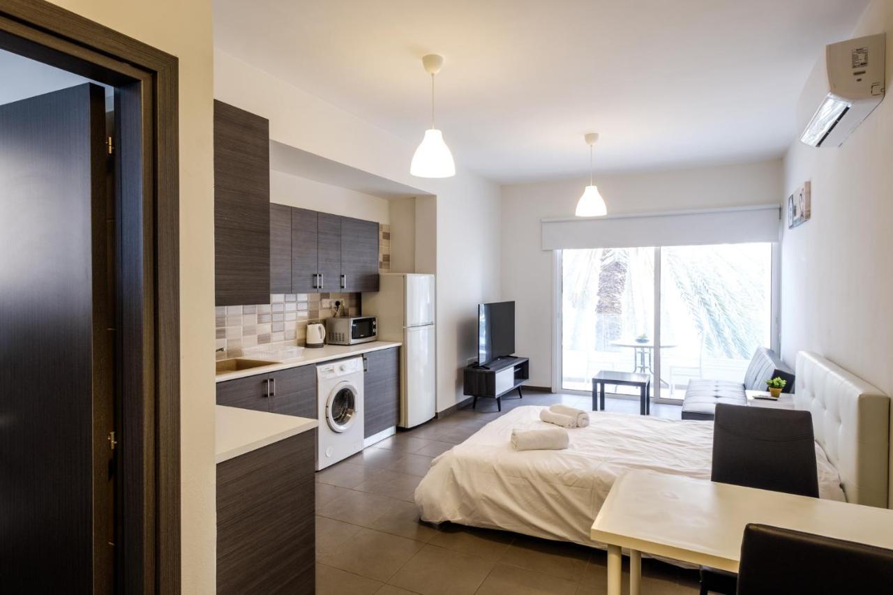 Spacious Studio Downtown Ларнака Экстерьер фото